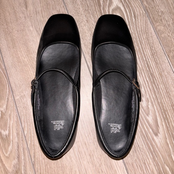 Women’s Mary Jane Ballet Flats - Picture 5 of 6